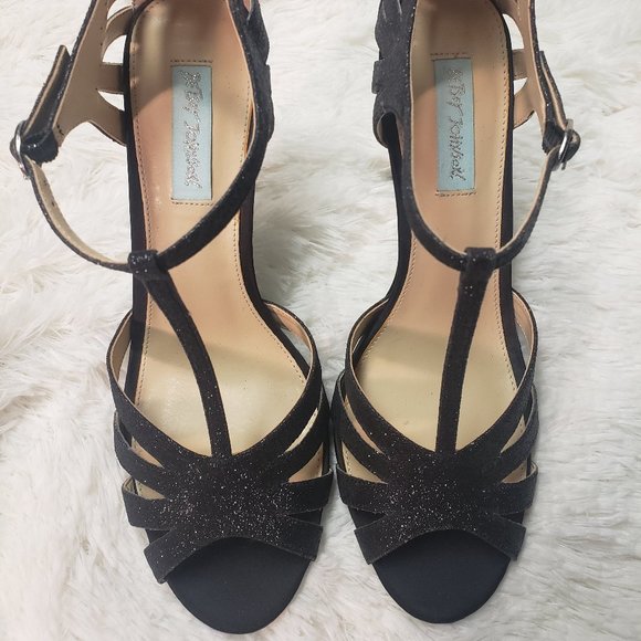 NEW Betsey Johnson Women's Dress Pump - Picture 7 of 9